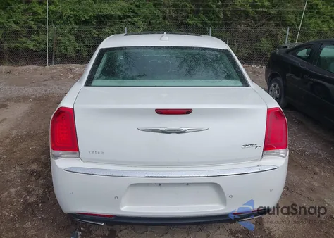 2015 Chrysler 300C z USA, uszkodzony, nr VIN 2C3CCAEG9FH797776